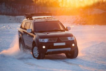 スノーボードに適した車は？冬の雪山におすすめの車の選び方