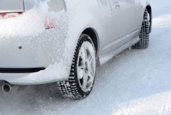 冬の雪対策は？車を安全に運転するための冬支度をご紹介
