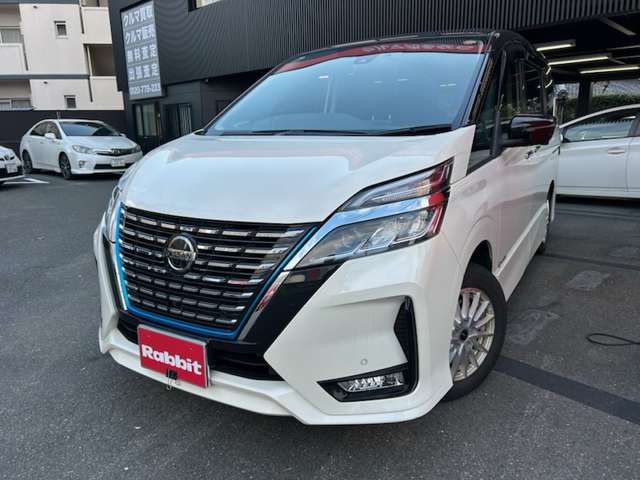 セレナ 1.2 e-POWER ハイウェイスター V ブリリアントホワイトP/D