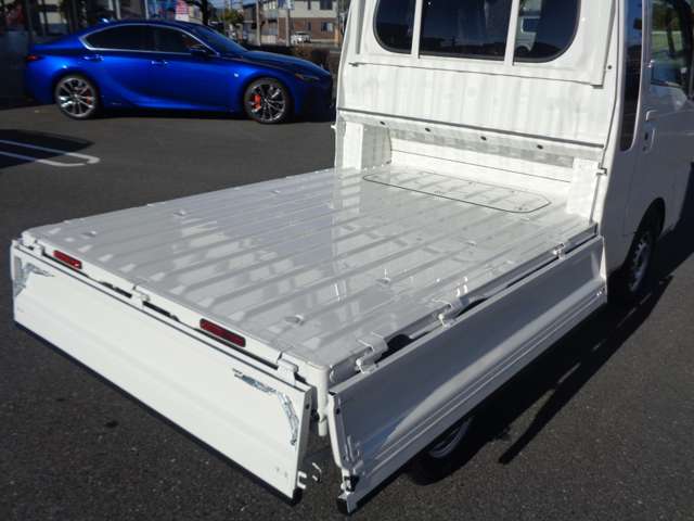 中古ジャンク掘り出し物屋、多数購入歓迎 ハイゼット 660 ジャンボ エクストラ 3方開 4WD ホワイト の中古車詳細