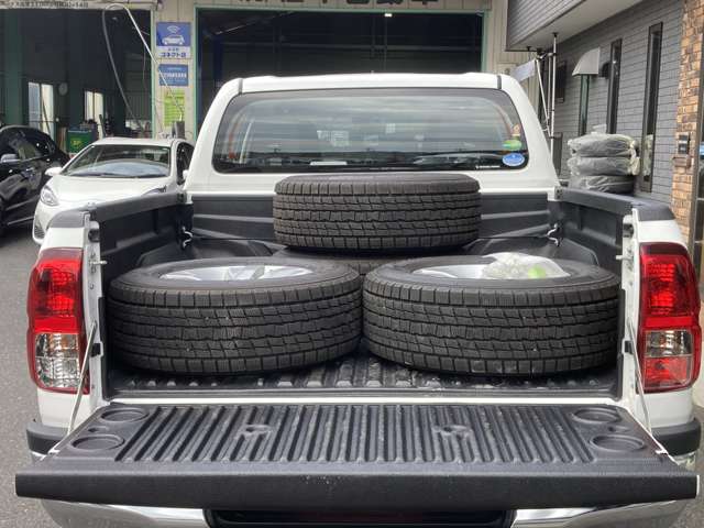 ハイラックス 2.4 Z ディーゼルターボ 4WD ホワイト の中古車