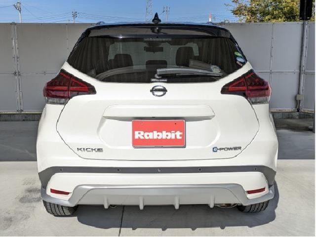 キックス 1.2 X (e-POWER) ブリリアントホワイトパール×ブラック の