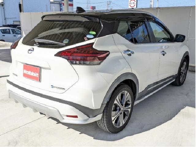 キックス 1.2 X (e-POWER) ブリリアントホワイトパール×ブラック の