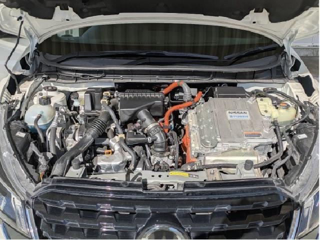 キックス 1.2 X (e-POWER) ブリリアントホワイトパール×ブラック の